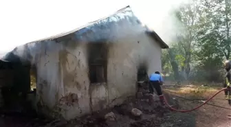 Akşehir'de Boş Besihanede Çıkan Yangın Söndürüldü