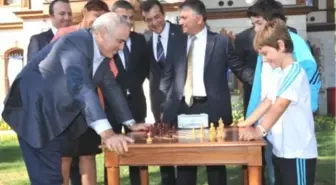 Dünyaca ünlü satranç ustası Kasparov, Kocaeli'de