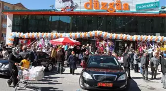 Düzgün Marketler Zinciri 11'inci Şubesini Yıldızkent'te Açtı