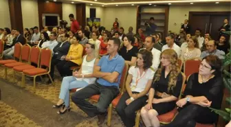 Eski Türkiye ve Avrupa Güzeli Neşe Erberk, Veli Toplantısına Katıldı