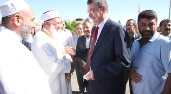 Şanlıurfa'da İnsani Yardım Malzemeleri Törenle Suriye'ye Uğurlandı