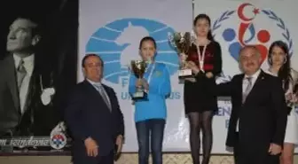 Dunya Gençler Santranç Şampiyonasında Birinciler Rusya ve Çin'den