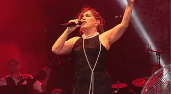 Sezen Aksu'dan Gazino Tadında Festival