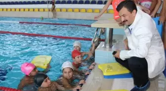 Bucalı Minikler Yüzme Öğreniyor