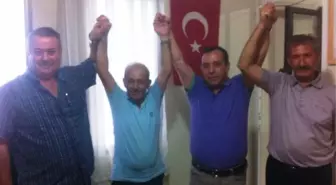 Ayvalık Mhp, Rozet Takmayı Sürdürüyor