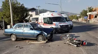 Otomobile Çarpan Liseli Motosikletli Yaralandı