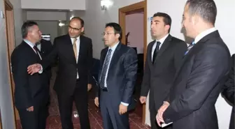 Erzincan Valisi Akdemir, Gençlik Merkezini Ziyaret Etti