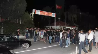 Üniversite Yurdunda Kızlar Eylem (2)