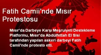 Fatih Camii'nde Mısır Protestosu