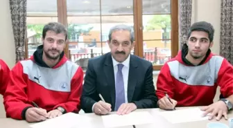 Sivas 4 Eylül Belediyespor'da Yeni Voleybolculara İmza Töreni Yapıldı