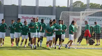 Bursaspor Akşam Antrenmanında Pas Çalıştı