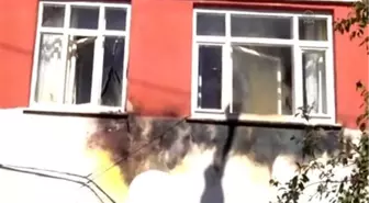 Patlayan izolatör bazı evlerde hasara yol açtı