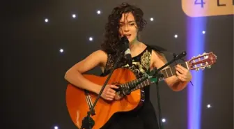 Türkiye'nin Norah Jones'u Gkv'li Deniz Özçelik'i ABD Keşfetti, Burs Verdi