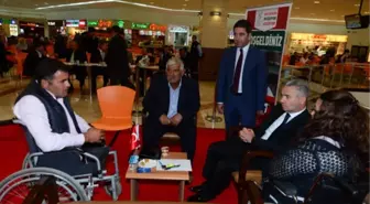 Çocukları Sevgi ile Dinledi