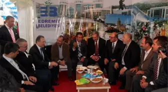 Edremit Belediye Standı Siyasilerin Gözdesi Oldu