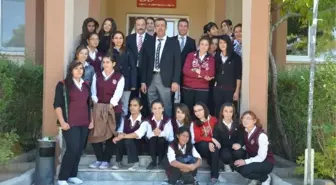 Gençler Huzurevini Ziyaret Etti