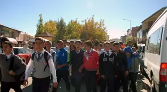 Lise Öğrencilerinden Polis Copuna Protesto