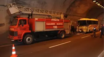 Halk Otobüsü ile İtfaiye Aracı Çarpıştı: 1 Ölü, 7 Yaralı