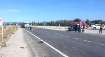 Kütahya'da Motosikletle Otomobil Çarpıştı: 1 Ölü, 1 Yaralı