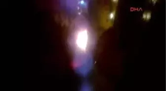 Tarihi Köprünün Üzerinde Otomobilini Yaktı