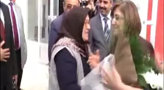 Şahin, spastik engelli çocukların doğum gününü kutladı