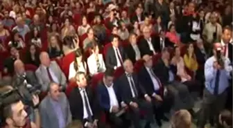 Ek 1 Kılıçdaroğlu'nun Katıldığı Konferansta Gezi Parkı Sloganlarıkılıçdaroğlu'nun Katıldığı...