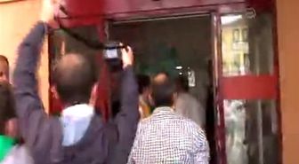 İnegöl'de otomobil, istinat duvarına çarptı: 5 yaralı