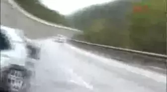 Polis Memurunun Otomobili Devrildi. 2'si Ağır 5 Yaralı