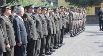 Kocaeli Valisi Ercan Topaca İl Jandarma Komutanlığı' Nı Ziyaret Ederek Personelle Bayramlaştı