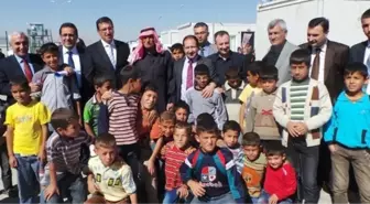 Milletvekili Öz, Suriyelilere Bayram Ziyaretinde Bulundu