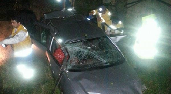 Lastiği Patlayan Otomobil Su Kanalına Yuvarlandı: 3 Yaralı