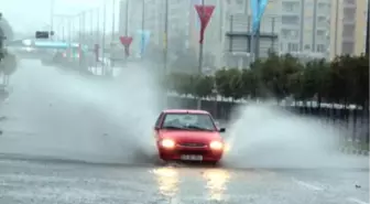 Manisa'da Şiddetli Yağış ve Fırtına