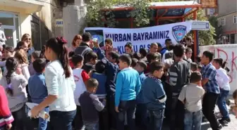 Şırnak'ta Polis Bin Kişiye Kavurma Dağıttı