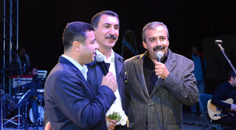 Demirtaş ve Sırrı Süreyya, Dersim Türküsü Okudu