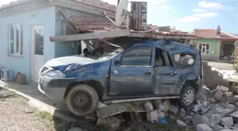 Akşehir'deki Kazada 4 Kişinin Burnu Bile Kanamadı