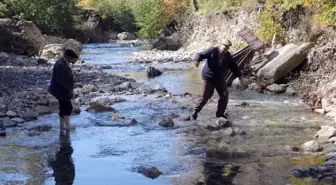 (Özel Haber) Üç Yıldır Köprü Yapılmasını Bekliyorlar