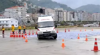 Ambulans Şoförlerine İleri Sürüş Eğitimi