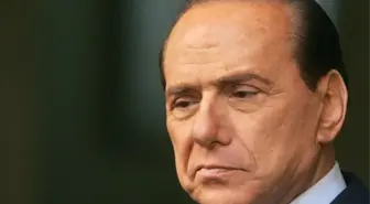 Eski İtalya Başbakanı Berlusconi'ye Rüşvet Davası Açıldı