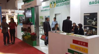 Bakan Yıldırım CeBIT Fuarında Bağlar Standını Gezdi