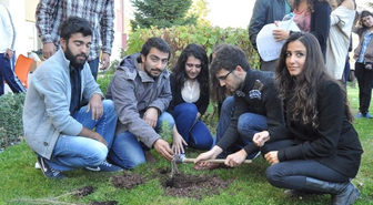 ODTÜ Olaylarını Protesto Eden Öğrenciler Fidan Dikti