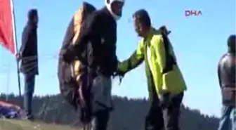 Abant'ta Paraşütle Havalandılar