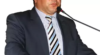 Adaylığını 35 projeyle açıkladı