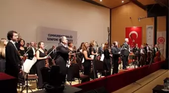 Cso Senfoni Orkestrası Cü'de Konser Verdi