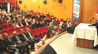 Ahlat'ta Konferans Verildi
