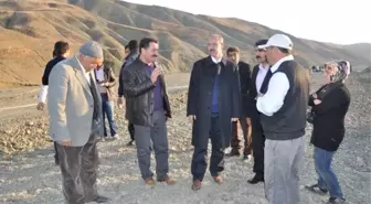 Vali Büyükersoy, Köy Yollarında İncelemelerde Bulundu