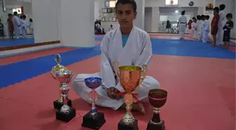 Kilo Vermek İçin Spora Başladı Şampiyon Oldu