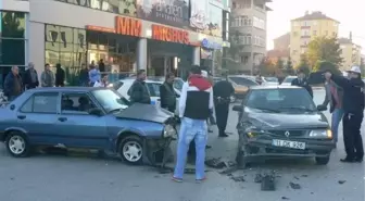 Bozüyük'te Trafik Kazası: 2 Yaralı