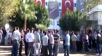 Antalya'da İşten Çıkarılan İşçilerden Eylem