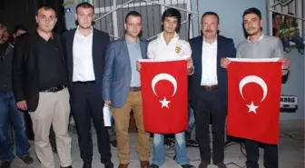 Kına Yakarak Askere Uğurlandılar