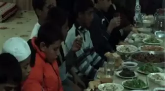 Suriyeli çocuklara yardım eli